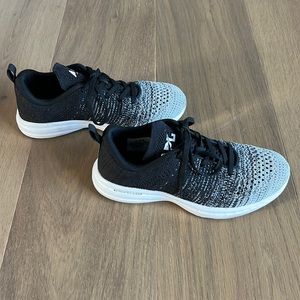 APL Techloom Pro SNEAKERS, US size 7.5
